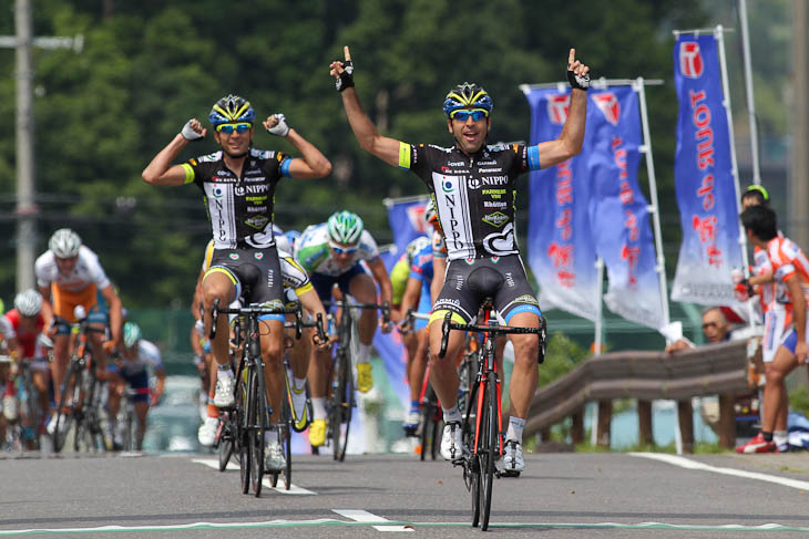 マキシミリアーノ・リケーゼ(チームNIPPO)が優勝、弟のマウロは2位に