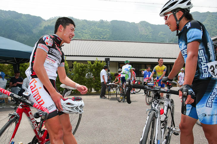 実業団E1の1位2位は高校生の小橋勇利(ボンシャンス飯田)と岡篤志(SPACE ZEROPOINT)