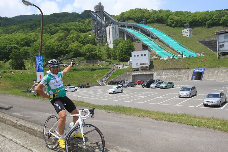 折り返し地点の白馬ジャンプ競技場に到着。