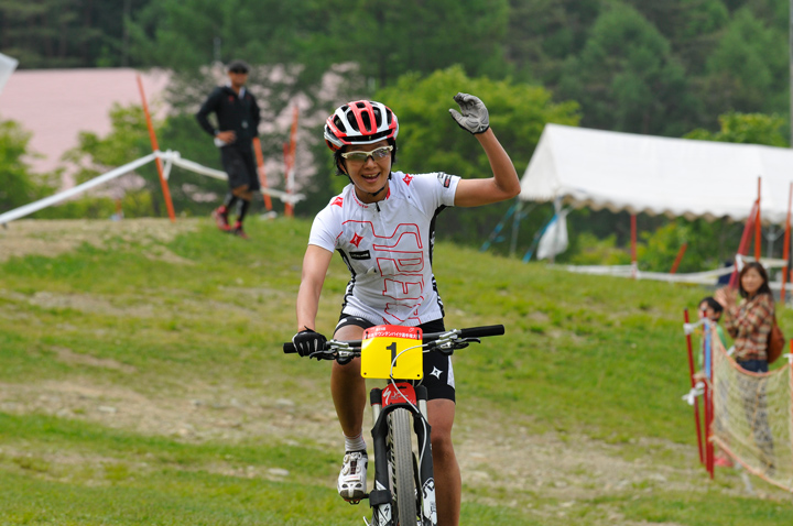 MTB XC全日本選手権9連覇を達成した片山梨絵(SPECIALIZED)