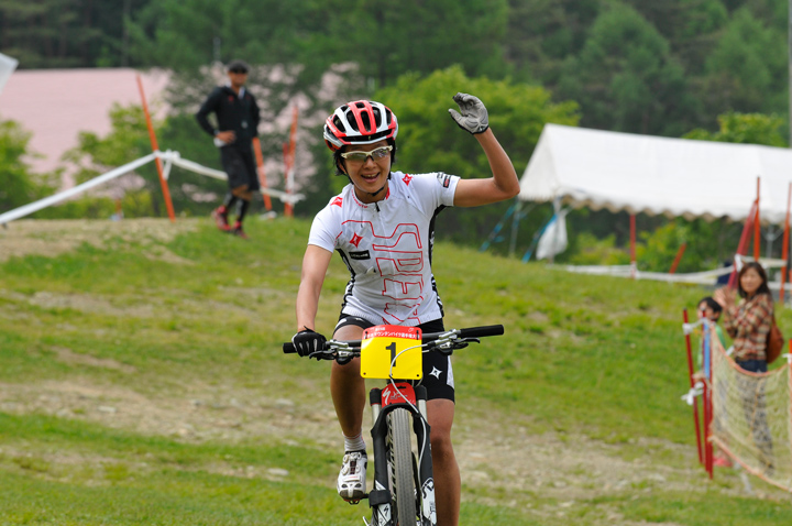 MTB XC全日本選手権9連覇を達成した片山梨絵（SPECIALIZED）