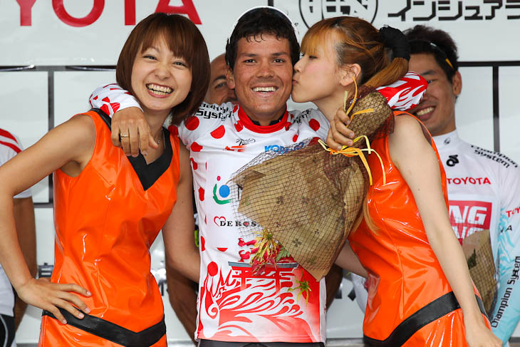 個人総合山岳リーダーはジュリアン・アレドンド(チームNIPPO)