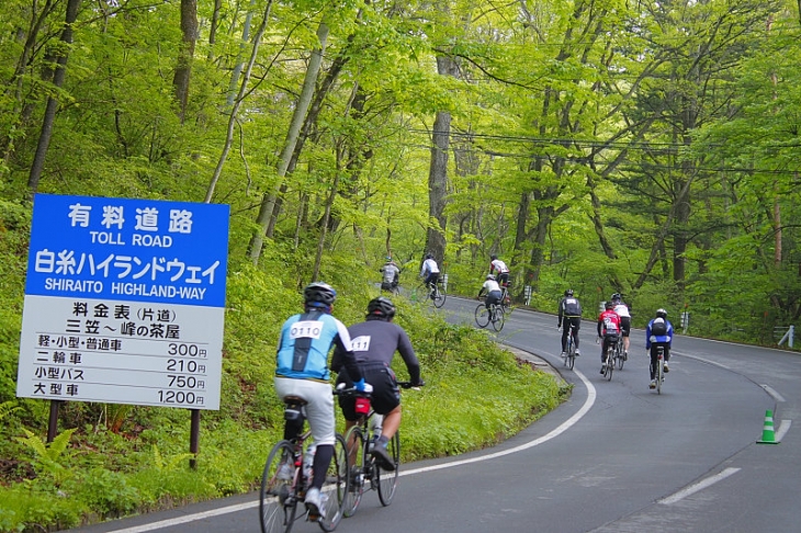 初お目見えとなる白糸ハイランドウェイへのアプローチ