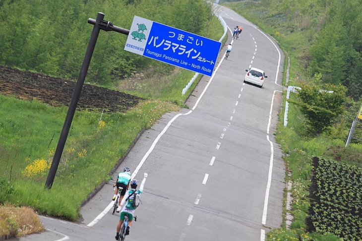 さっそうとコースに飛び出すメタボ会長