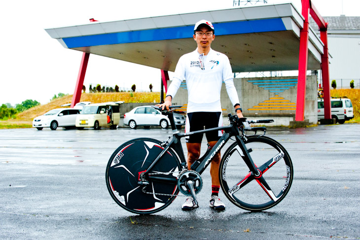 2012年全日本個人TT王者 西薗良太(ブリヂストンアンカー)と優勝バイク