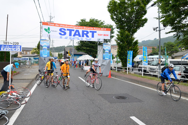 悪コンディションに見舞われたツール・ド・美ヶ原高原自転車レース2012
