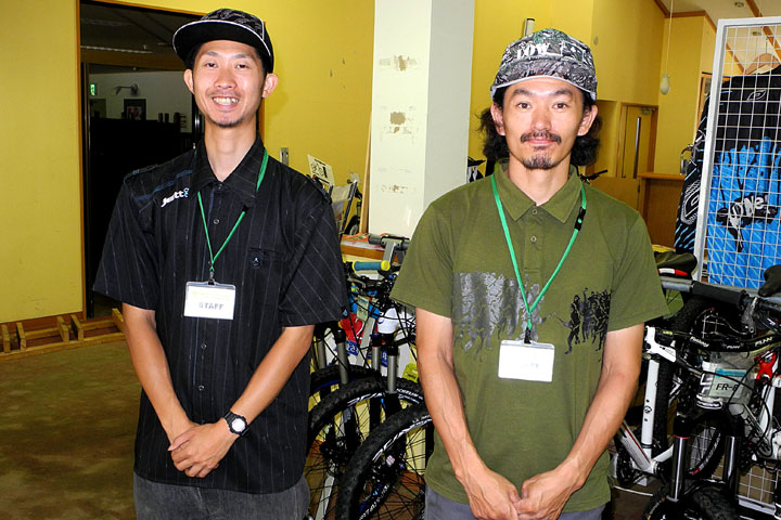 BGHスタッフの相良元太さん(左)と金子真吾さんはスクール講師も務める