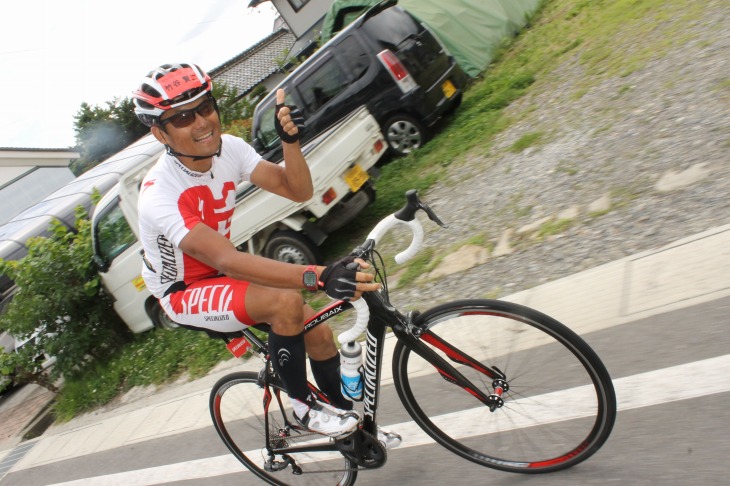 竹谷賢二さんはピカピカのRoubaix SL4 エキスパートをテスト中