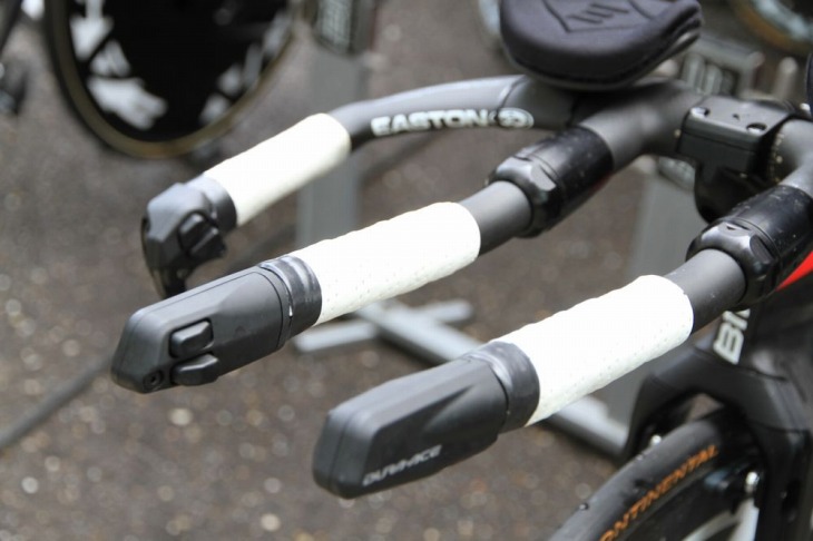 BMCレーシングチーム BMC timemachine TM01 コンポーネントはシマノ・デュラエースDi2