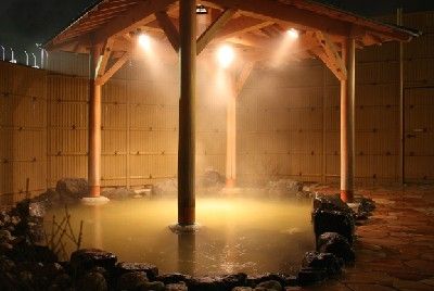 施設内にある天然温泉「天名の湯」