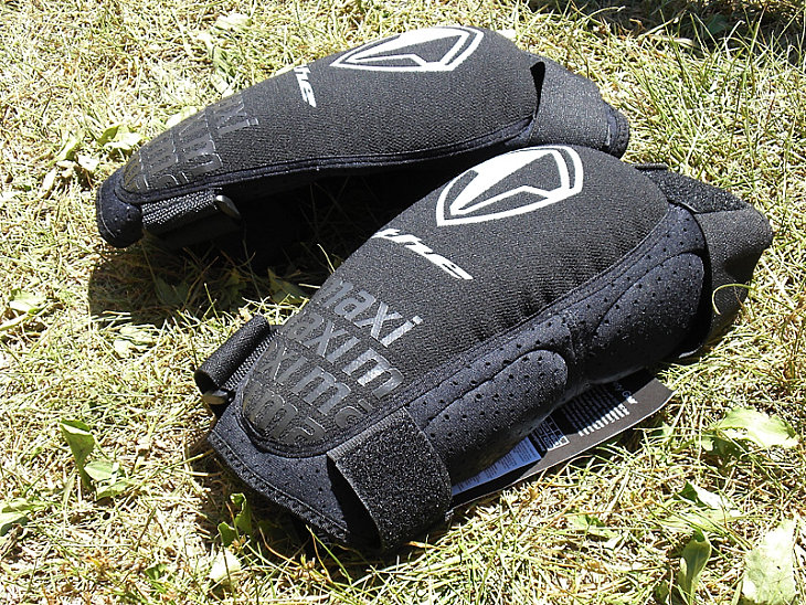 the MAXI KNEE GUARD