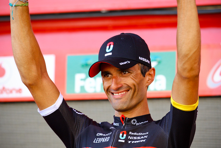 ステージ優勝を飾ったダニエーレ・ベンナーティ（イタリア、レディオシャック・ニッサン）が表彰台に上がる