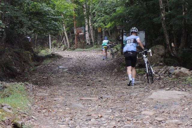 厳しいコースで行なわれるRapha Gentlemen's Race（ジェントルマンズレース）