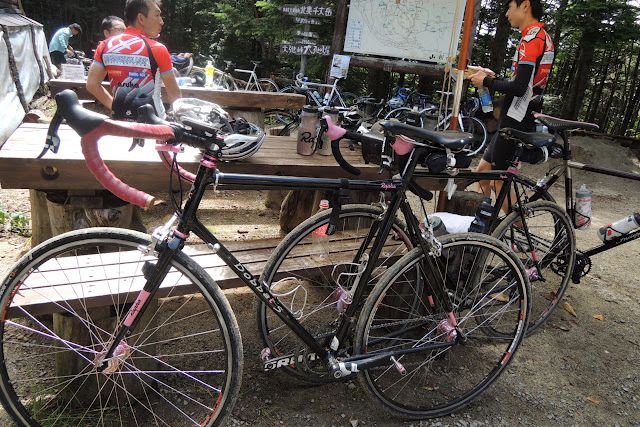 こだわりの自転車も多かった。写真は「...andBicycle」の店長渡辺さんのドバッツ