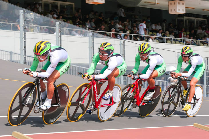 4km団体追抜 1位 奈良県(吉田、入部、山本、安原)