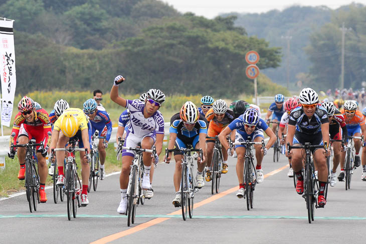 E1 末永周平(明治大学)が優勝