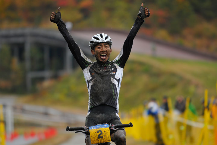 男子エリートに優勝した山本和弘（キャノンデールレーシングチーム）