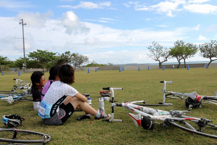 沖縄ソングを聴きながらゴールでのんびり。アースライドは本当に素晴らしい魅力がある