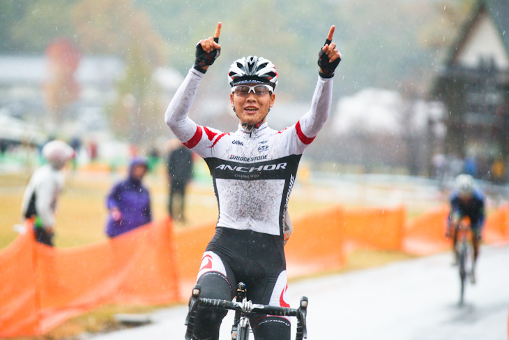 関西シクロクロス2012-2013第2戦・マキノ高原で優勝した沢田時(ブリヂストンアンカー)
