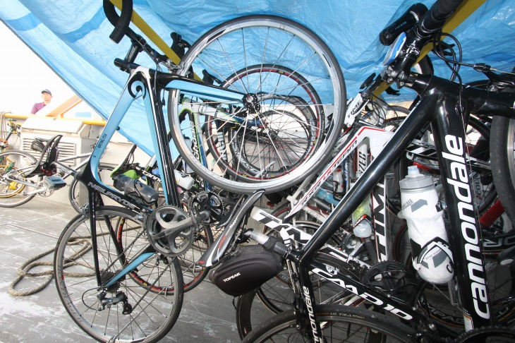 船に自転車を固定して、西表島アースライドへ出発！