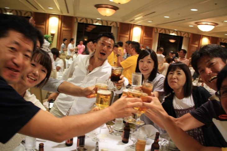 走りきった仲間とみんなで乾杯!