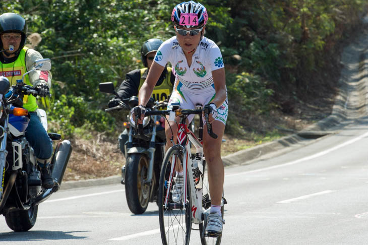 女子国際140km 独走する與那嶺恵理(チーム・フォルツァ!)