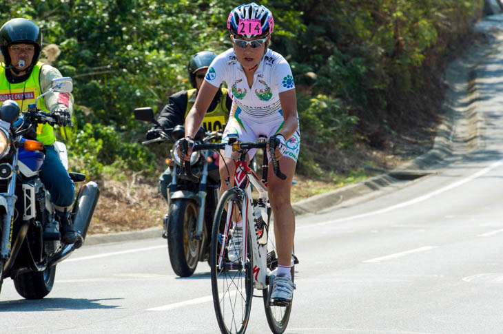 女子国際140km 独走する與那嶺恵理(チーム・フォルツァ!)