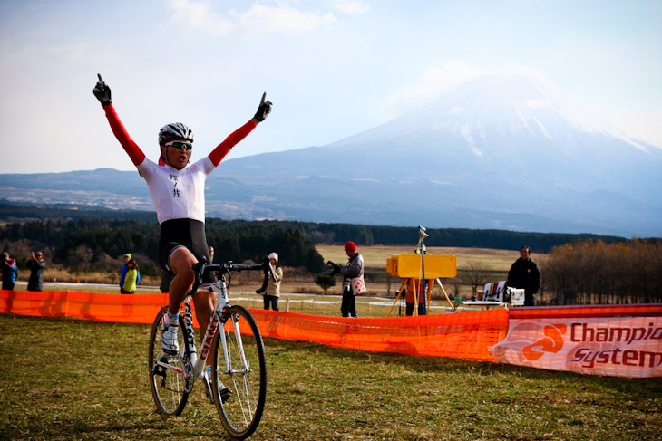 ジュニア　優勝した横山航太（篠ノ井高校）