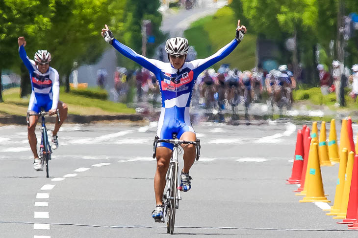 ふたたび三船監督の元で走る大塚航。2010年けいはんなで優勝