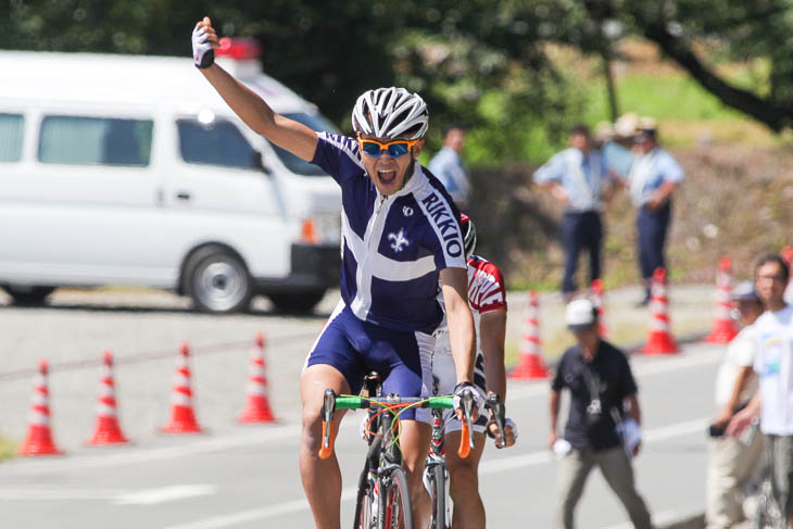 社会人レーサーとして走る小西遙久。2011年実業団松川E2で優勝