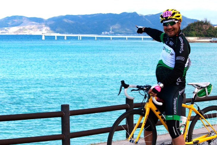 「この海の色見てみなよ!もはや日本とは思えないよ!」