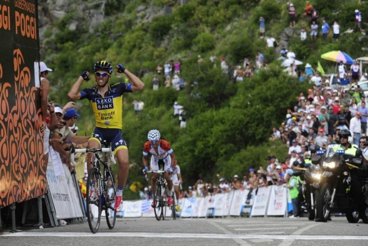リカルド・ディアス（アルゼンチン、サンルイス・ソモストドス）を退け、ステージ優勝を飾ったアルベルト・コンタドール（スペイン、サクソ・ティンコフ）