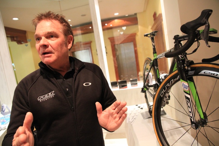 アルゴス・シマノのバイクスポンサーであるフェルト社のジム・フェルト氏