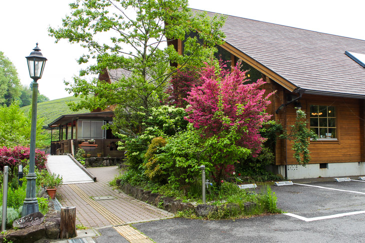奈良市水間町のハーブクラブとあおはにモンベルルーム。外の蛇口はサイクリストの水補給用