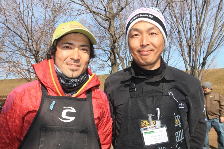 鈴木卓史さん（左・スポーツバイクファクトリ−北浦和スズキ）と戸津井俊介さん（右・オーバードゥ）