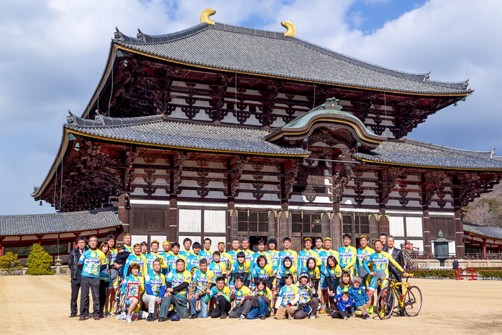 まんま-AO・HANI Cycling Teamが始動。特別の許可を得て東大寺境内で撮影