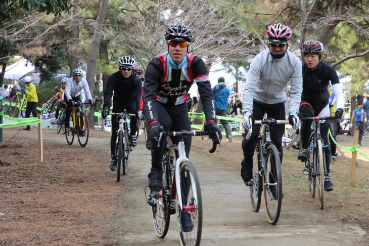 J-POWと一緒にコースを走ります。スムーズ過ぎる走りに感動!