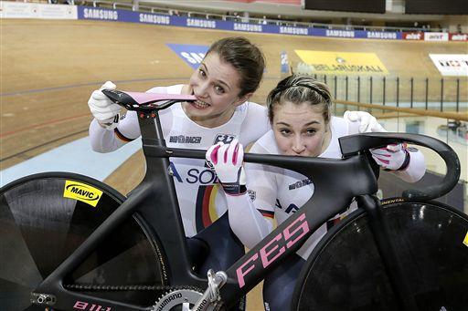 女子チームスプリント　優勝したドイツのクリスティーナ・ヴォーゲルとミリアン・ヴェルト