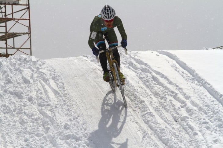 ジェットコースターのような下りで圧倒的な早さを見せた前田公平（Speedvagen Cyclocross Team）