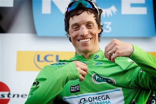 ポイント賞ジャージを受け取るシルヴァン・シャヴァネル(フランス、オメガファーマ・クイックステップ)