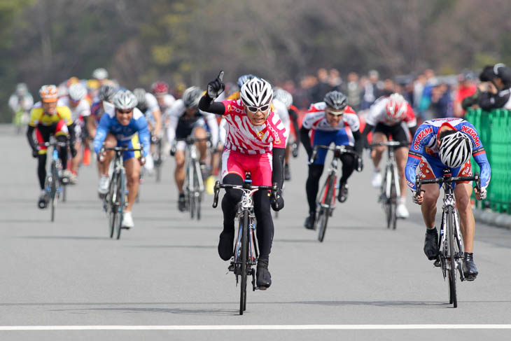 マスター ゴールスプリント、高谷薫(シャンテ)が優勝