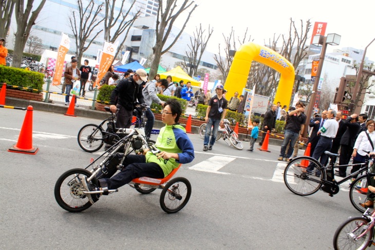 電動アシストサイクルやハンドサイクルまでが試乗できた