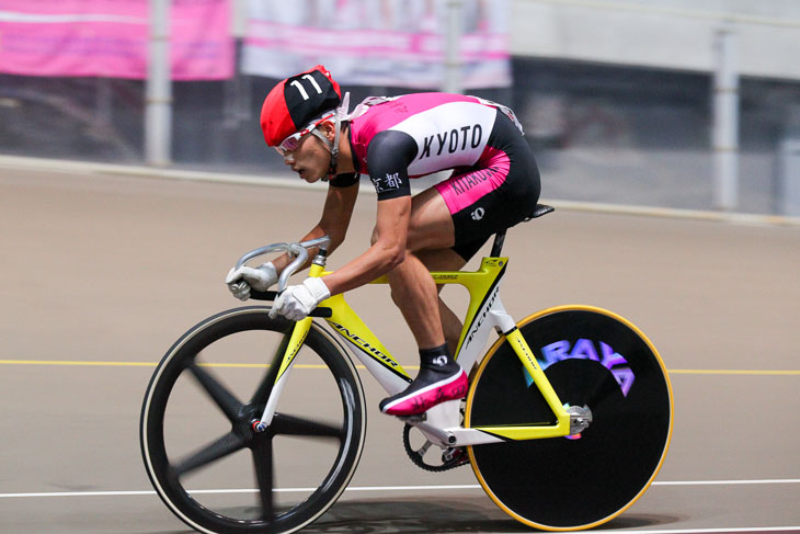 男子スクラッチ　優勝の孫崎大樹（京都・北桑田）