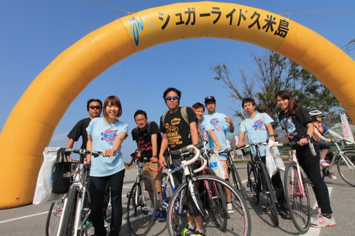 1周コースにチャレンジするのは美ら島センチュリーライドのスタッフ+JTB冲縄の皆さん
