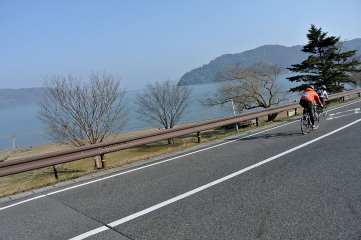 琵琶湖を眺めながら走るのは気持ちがいい
