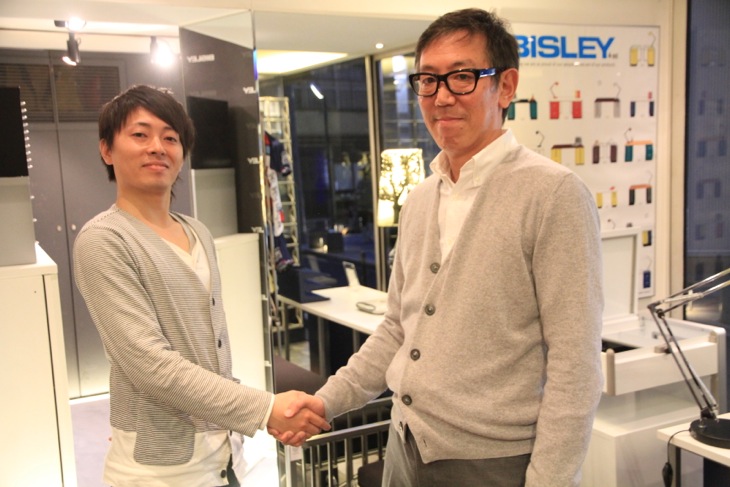 中里代表(右)と、アシスタントの岡さん(左)