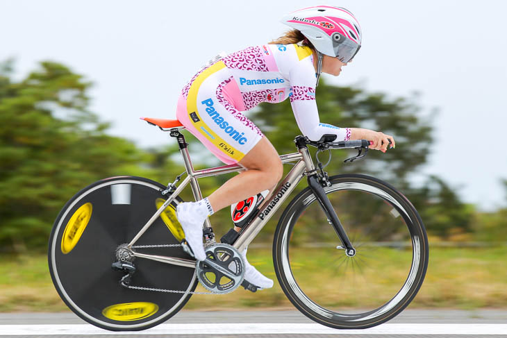 女子優勝の豊岡英子(パナソニックレディース)3分45秒64