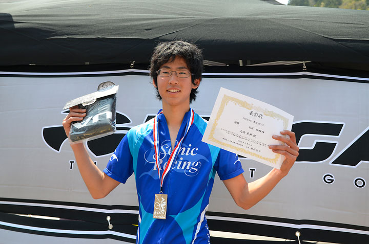 男子スポーツ表彰 優勝の大西秀典(ソニックレーシング)