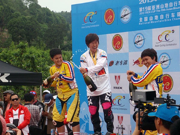 マウンテンバイクアジア選手権DHで優勝した末政実緒（DIRTFREAK/SARACEN）