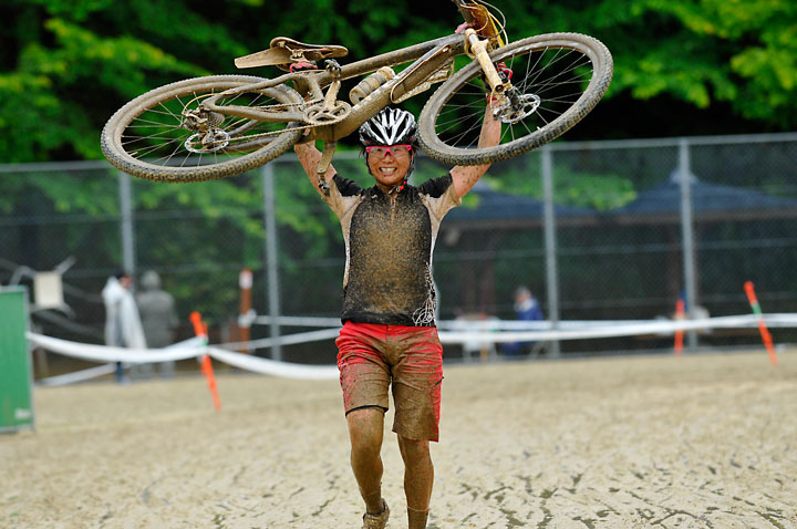 XCO女子エリート優勝の末政実緒(ダートフリーク/サラセン)